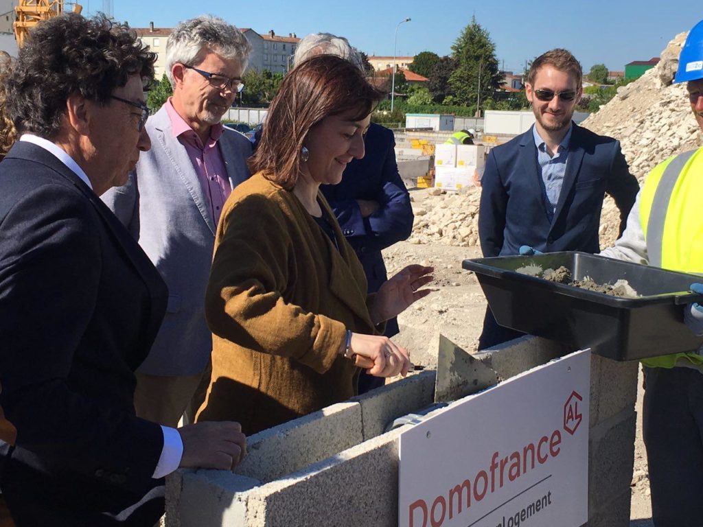 La Députée Sandra Marsaud pose la première pierre du Foyer de jeunes travailleurs à Cognac le 13 mai 2019